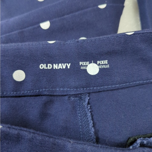 🎄 3/$35 👯‍♀️Host Pick⚡️Old Navy Pixie Ankle Pants - Picture 6 of 9